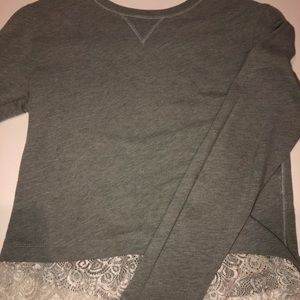 grey sweatshirt